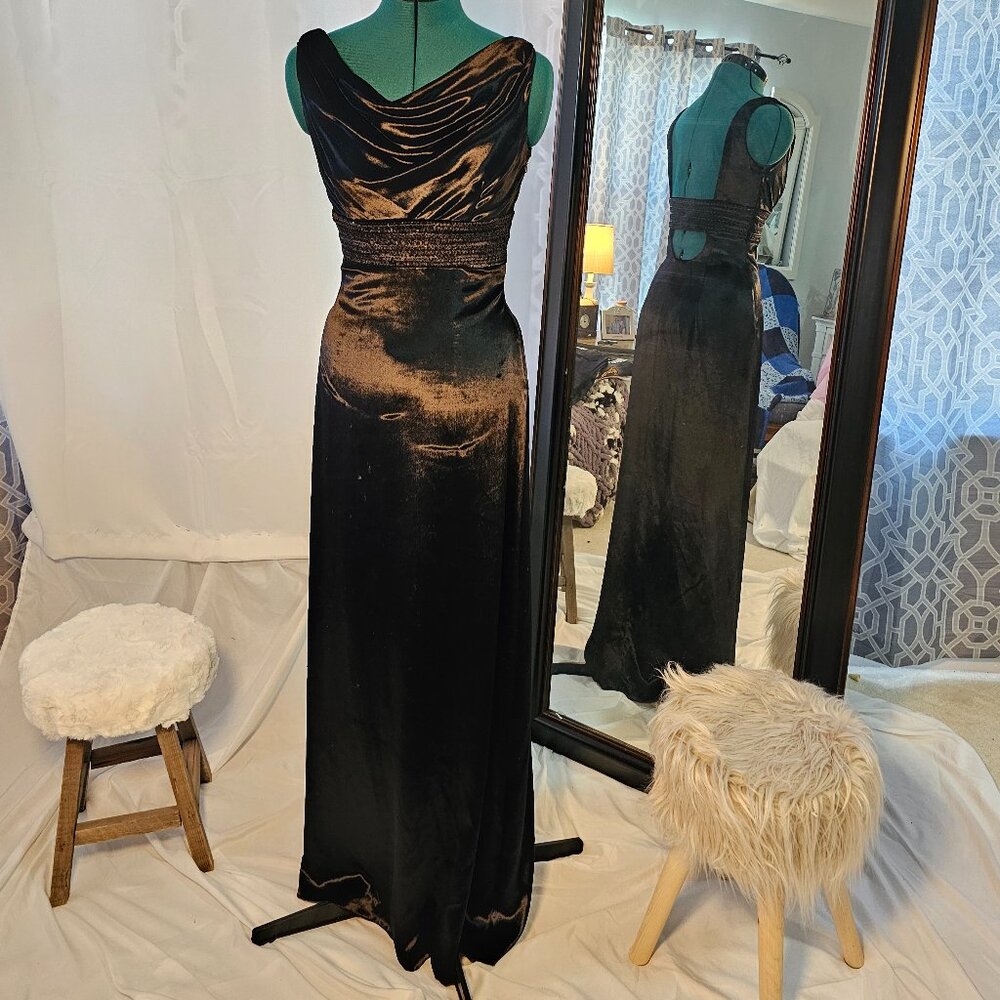 Rimini Black Velvet Evening Gown – Size 4